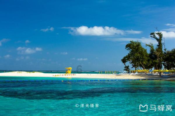 温泉热气腾腾 雪场热热闹闹